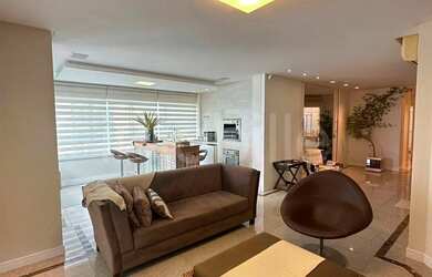 Imagem: O apartamento possui 4 Dormitórios, 5 Banheiros, 3 Vagas na