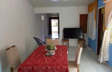 Imagem: A casa possui 2 Dormitórios, 1 Banheiro e está localizado