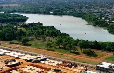 Imagem: O apartamento possui 2 Dormitórios, 1 Banheiro e 1 Vaga na