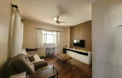 Imagem: A casa possui 3 Dormitórios, 1 Banheiro, 4 Vagas na garagem