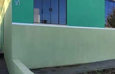 Imagem: A casa possui 3 Dormitórios, 1 Banheiro e está localizado