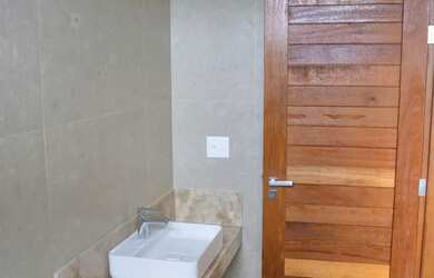 Imagem 10: Casa de condomínio para venda tem 372 metros quadrados com 4 quartos