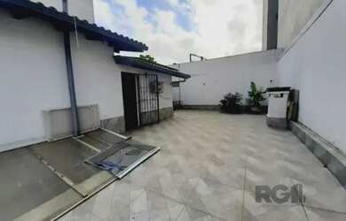 Imagem 13: Casa em Menino Deus. Churrasqueira, Área de serviço, 242m² de Áreae4...