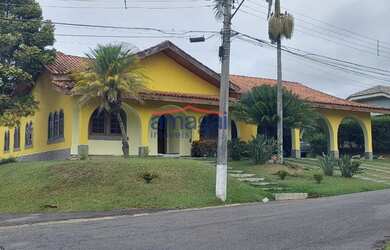 Imagem: A casa em condomínio possui 4 Dormitórios, 3 Banheiros, 4