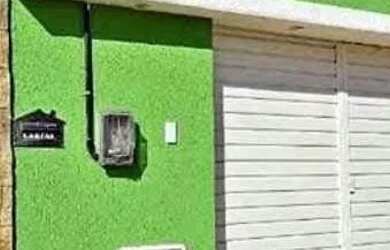 Imagem: A casa possui 3 Dormitórios, 2 Banheiros e 1 Vaga na garagem