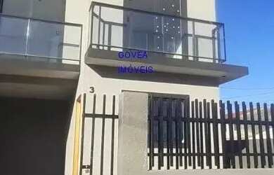 Imagem: A casa possui 3 Dormitórios, 2 Banheiros, 3 Vagas na garagem