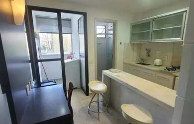 Imagem: O studio possui 1 Dormitório, 1 Banheiro, 45m² de Área e