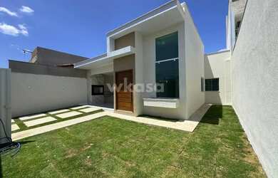Imagem: A casa possui 3 Dormitórios, 2 Banheiros, 104m² de Área e