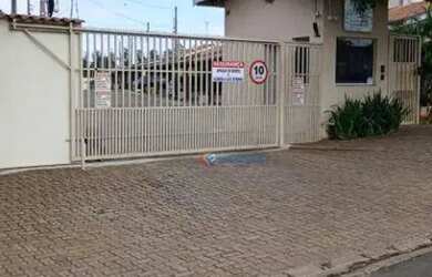 Imagem: A casa em condomínio possui 2 Dormitórios, 1 Banheiro, 2 Vagas