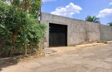 Imagem: Alugo casa 2 quartos - ótima localização - R$ 650