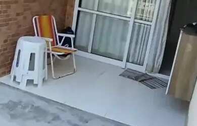 Imagem: O apartamento possui 3 Dormitórios, 1 Banheiro, 1 Vaga na garagem