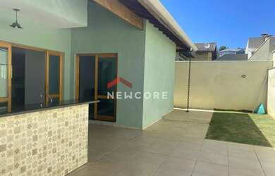 Imagem: A casa em condomínio à venda possui 3 Dormitórios, 3 Banheiros