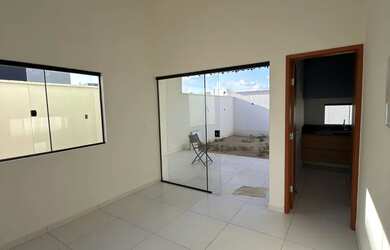 Imagem: A casa em condomínio à venda possui 3 Dormitórios, 2 Banheiros