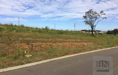 Imagem: A casa em condomínio possui 3 Dormitórios, 2 Banheiros, 2