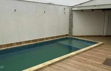 Imagem: A casa possui 2 Dormitórios, 1 Banheiro e 250m² de Área e