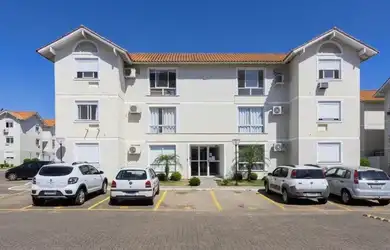 Imagem: O apartamento possui 3 Dormitórios, 1 Banheiro, 1 Vaga na garagem