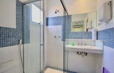 Imagem: O depósito possui 5 Vagas na garagem, 350m² de Área e está