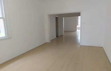 Imagem: O apartamento possui 4 Dormitórios, 2 Banheiros, 1 Vaga na