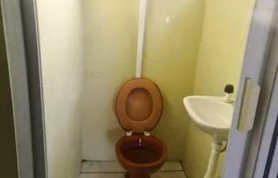 Imagem: A casa possui 3 Dormitórios, 2 Banheiros, 3 Vagas na garagem