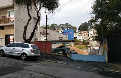 Imagem: A casa possui 3 Dormitórios, 3 Banheiros, 2 Vagas na garagem