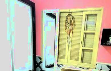 Imagem: A casa possui 3 Dormitórios, 2 Banheiros, 2 Vagas na garagem