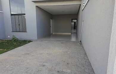 Imagem: A casa possui 3 Dormitórios, 3 Banheiros, 3 Vagas na garagem