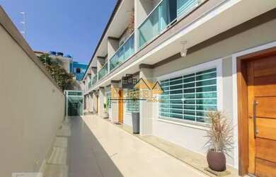 Imagem: A casa em condomínio possui 2 Dormitórios, 3 Banheiros, 2