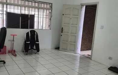 Imagem: O depósito possui 2 Vagas na garagem, 162m² de Área e está