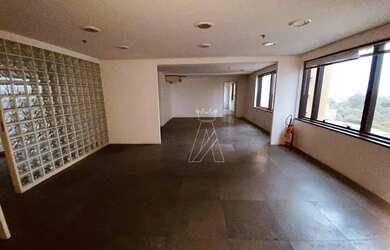 Imagem: O depósito possui 5 Vagas na garagem, 200-0m² de Área e está