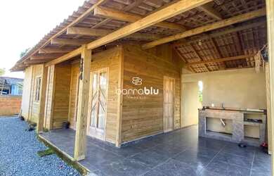 Imagem: A casa possui 3 Dormitórios, 1 Banheiro, 5 Vagas na garagem