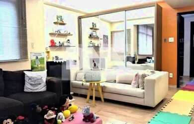 Imagem: O apartamento possui 3 Dormitórios, 1 Banheiro, 2 Vagas na