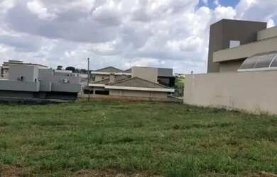 Imagem: O terreno possui 360m² de Área e está localizado em Quinta