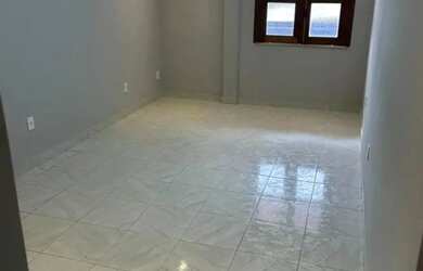 Imagem 6: Alugo espaçosa casa em Condomínio na Constantino Nery