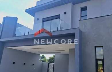 Imagem: A casa em condomínio e possui 4 Dormitórios, Suítes, 5 Banheiros