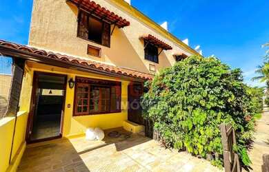 Imagem: A casa em condomínio à venda possui 3 Dormitórios, 3 Banheiros