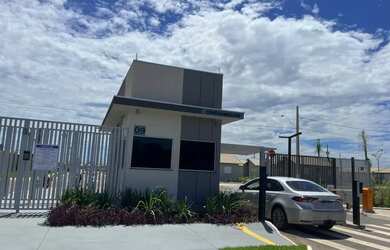 Imagem: A casa em condomínio possui 2 Dormitórios, 1 Banheiro, 2 Vagas