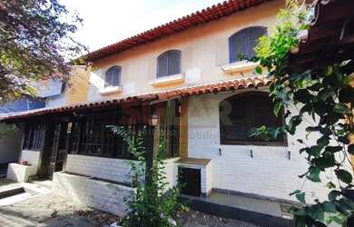 Imagem: EXCELENTE LOCALIZAÇÃO em São Francisco. Ótima Casa de três