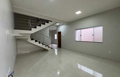 Imagem 1: Sobrado 505 sul Amplo. 3 Vagas na garageme3 Dormitórios