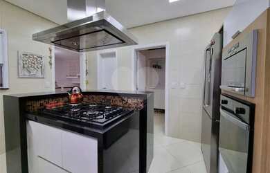 Imagem: A casa em condomínio possui 3 Dormitórios, 4 Banheiros, 2