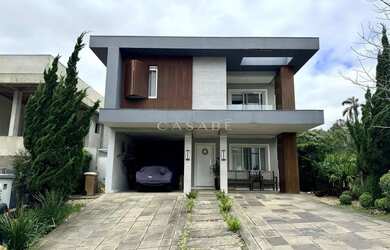 Imagem: A casa em condomínio possui 4 Dormitórios, 3 Banheiros, 4