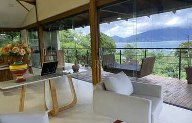 Imagem 3: Casa para Locação em Condomínio Fechado com Vista para o Mar em Ilhabela