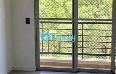 Imagem: O apartamento possui 3 Dormitórios, 1 Banheiro, 1 Vaga na garagem