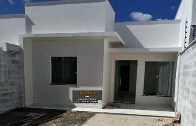 Imagem: A casa possui 2 Dormitórios, 3 Vagas na garagem e está localizado