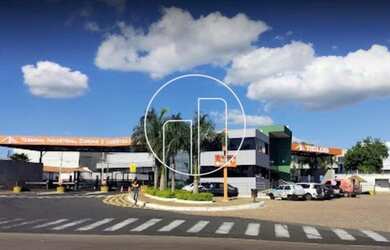 Imagem: O depósito possui 5 Vagas na garagem e 835m² de Área e está