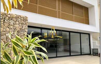 Imagem: A casa em condomínio possui 4 Dormitórios, 5 Banheiros, 4