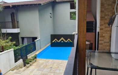 Imagem: A casa possui 3 Dormitórios, 3 Banheiros, 2 Vagas na garagem