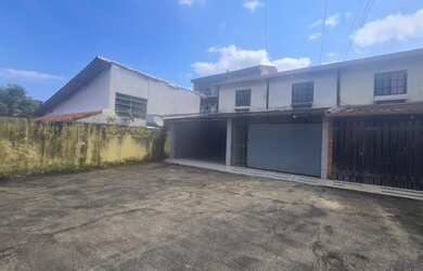 Imagem: A casa possui 2 Dormitórios, 2 Banheiros, 1 Vaga na garagem