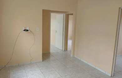 Imagem: A casa possui 2 Dormitórios, 1 Banheiro, 1 Vaga na garagem