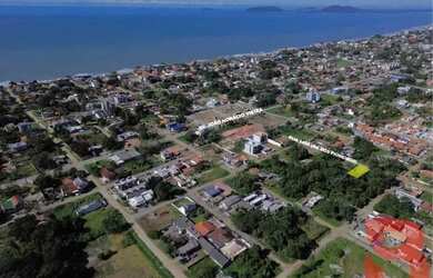 Imagem: O terreno possui 360m² de Área e está localizado em Itapoá