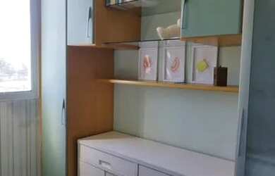 Imagem: O apartamento possui 3 Dormitórios, 1 Banheiro, 1 Vaga na garagem